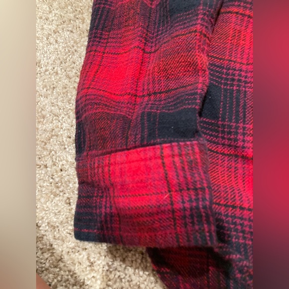 Women American eagle long sleeve button up collar plaid flannel shirt red black - Picture 2 of 11